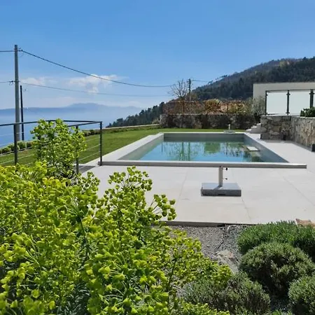 Kvarner Luxus Am * לובראן